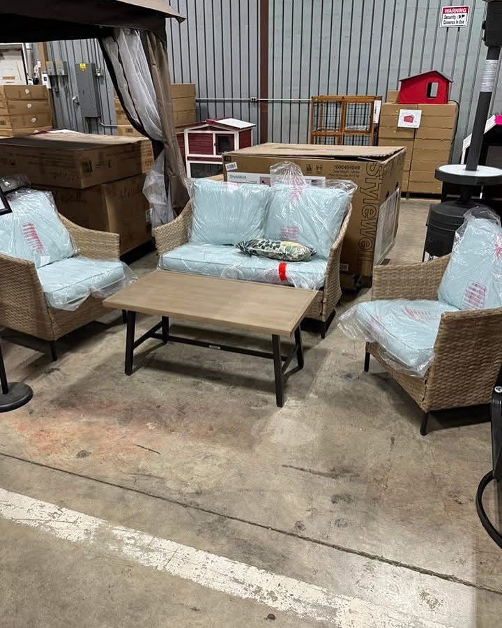 Becki Owen Isla Swivel Chair Pallet – Incredible Value and Profit Potential! - Image 8