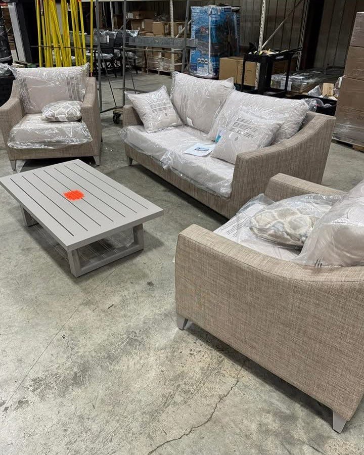 Becki Owen Isla Swivel Chair Pallet – Incredible Value and Profit Potential! - Image 2
