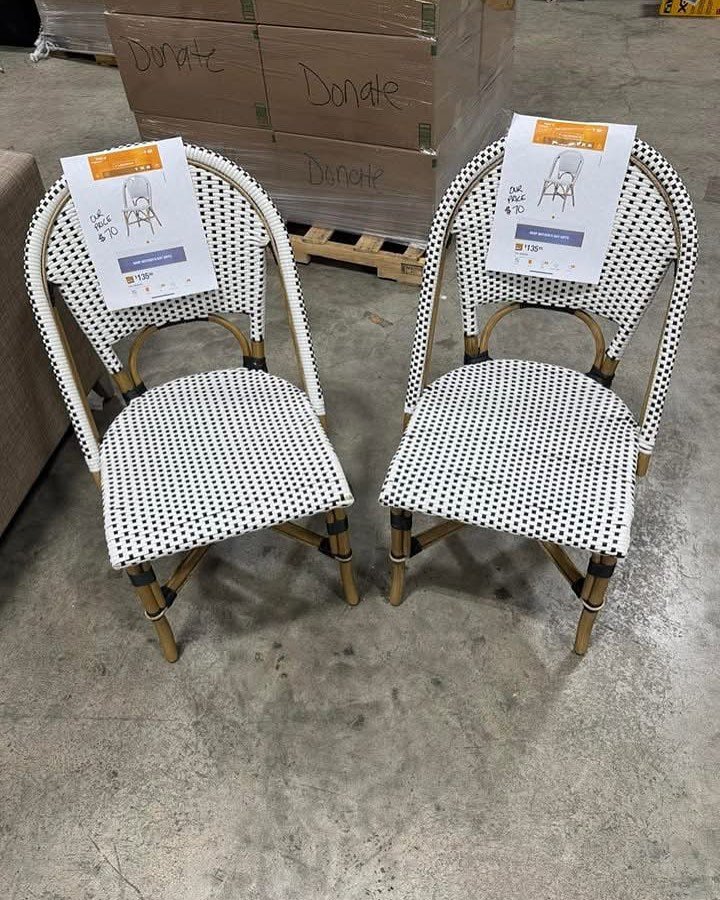 Becki Owen Isla Swivel Chair Pallet – Incredible Value and Profit Potential! - Image 9